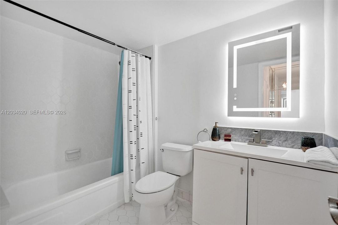 For Sale: $350,000 (2 beds, 2 baths, 1200 Square Feet)