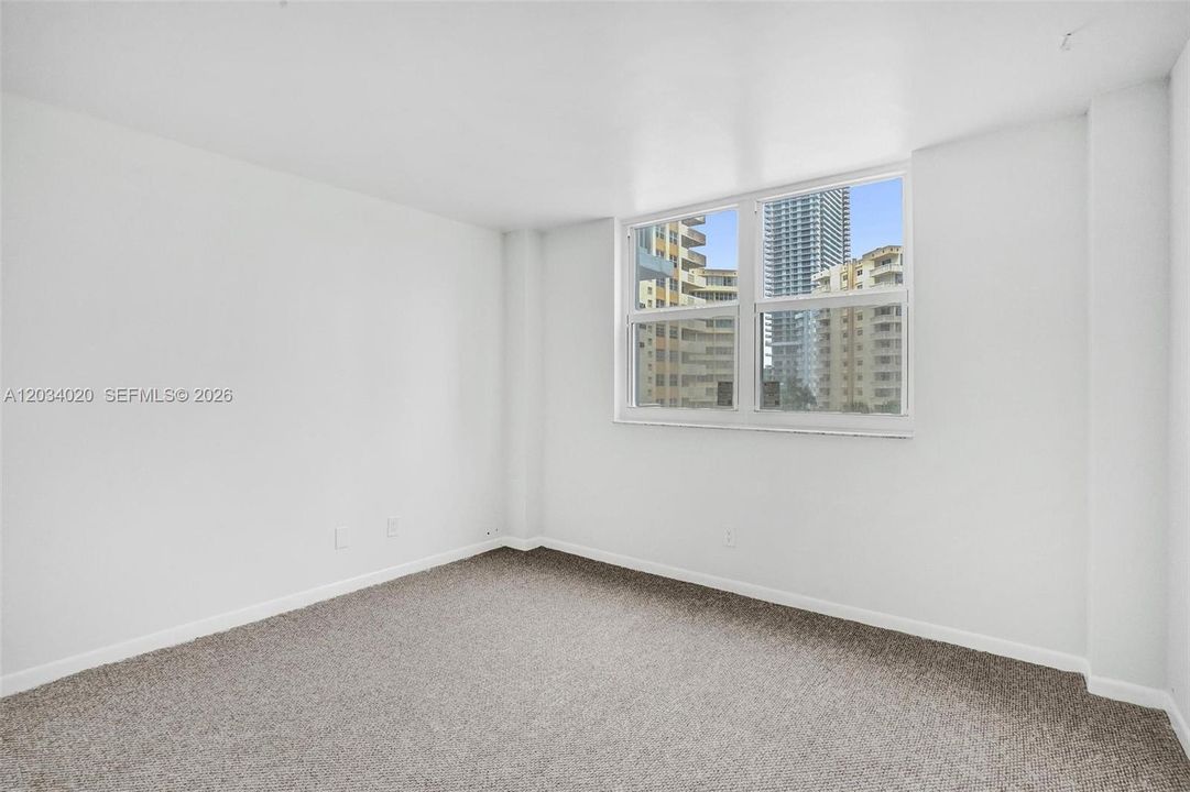 For Sale: $350,000 (2 beds, 2 baths, 1200 Square Feet)