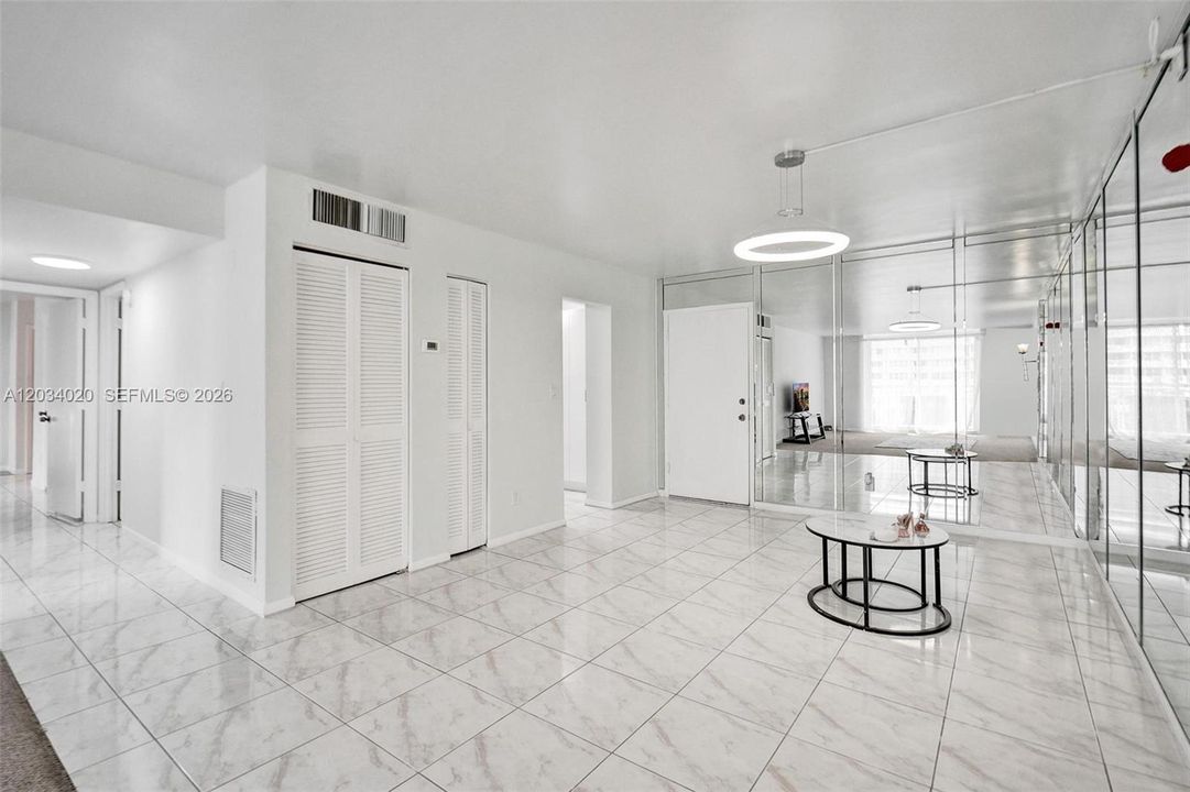 For Sale: $350,000 (2 beds, 2 baths, 1200 Square Feet)
