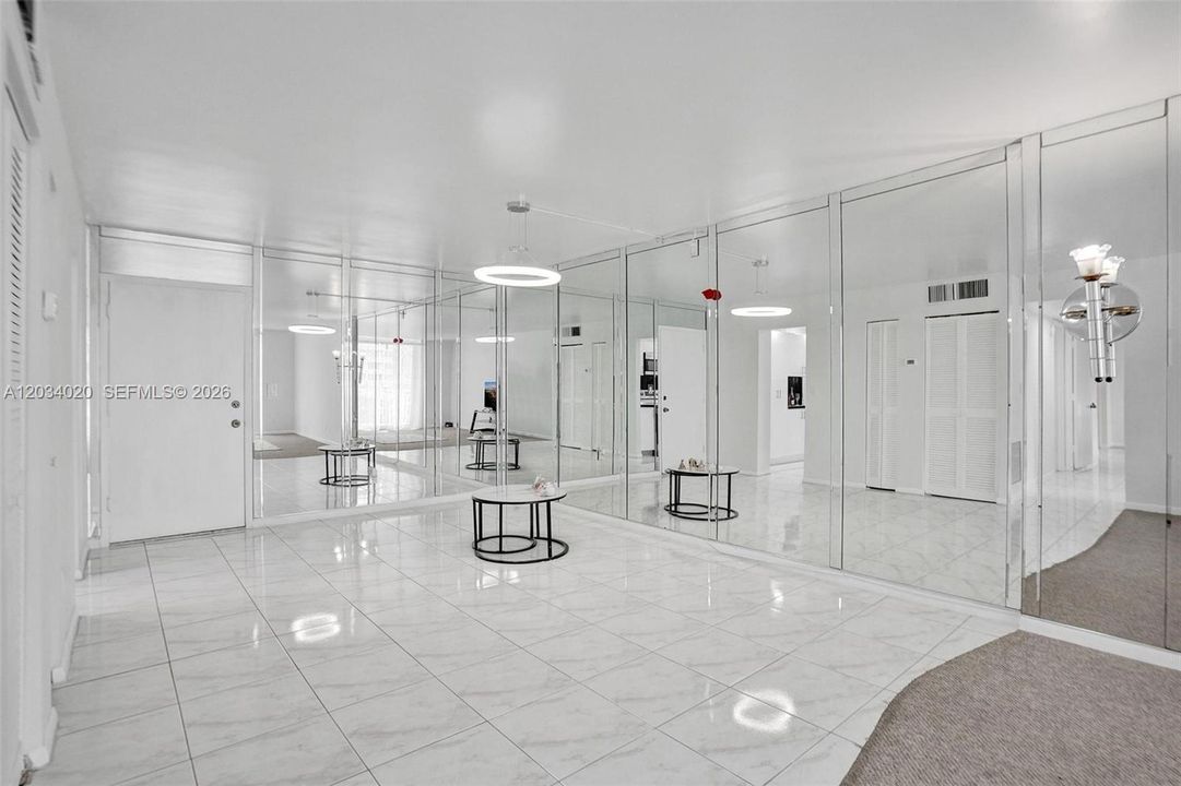 For Sale: $350,000 (2 beds, 2 baths, 1200 Square Feet)