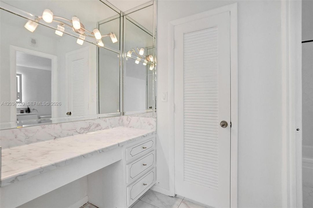 For Sale: $350,000 (2 beds, 2 baths, 1200 Square Feet)