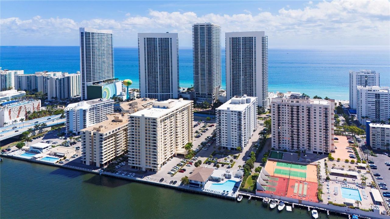 For Sale: $350,000 (2 beds, 2 baths, 1200 Square Feet)
