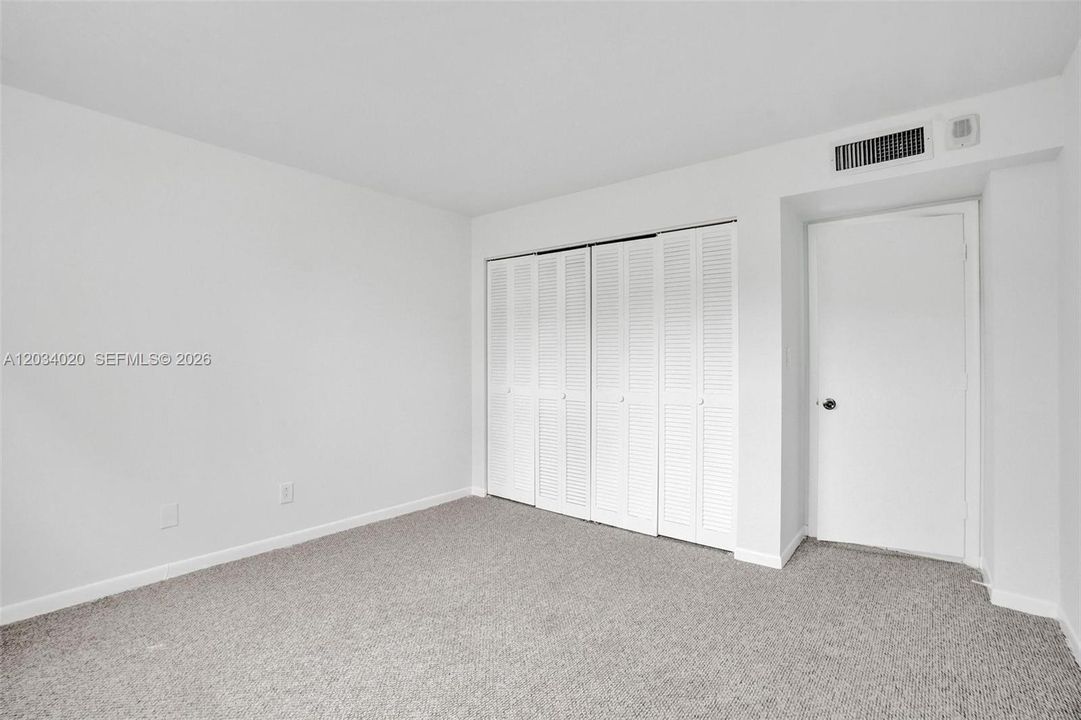 For Sale: $350,000 (2 beds, 2 baths, 1200 Square Feet)