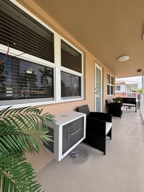 For Sale: $285,000 (2 beds, 1 baths, 1000 Square Feet)
