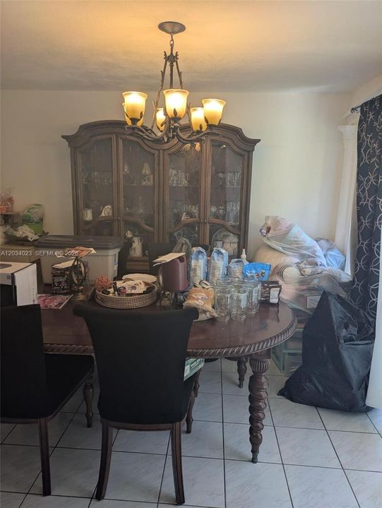 For Sale: $499,000 (4 beds, 2 baths, 2114 Square Feet)