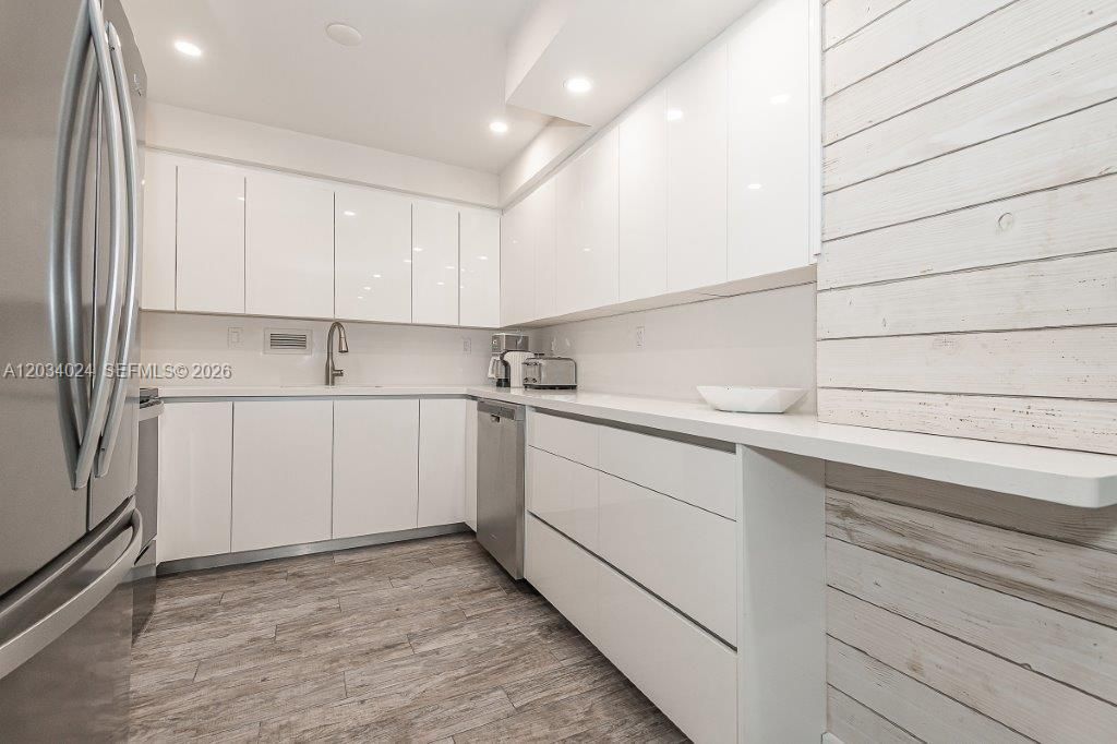 For Rent: $11,900 (2 beds, 2 baths, 1180 Square Feet)