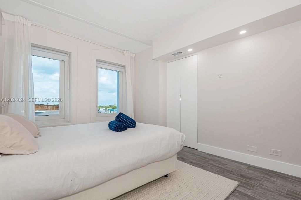 For Rent: $11,900 (2 beds, 2 baths, 1180 Square Feet)