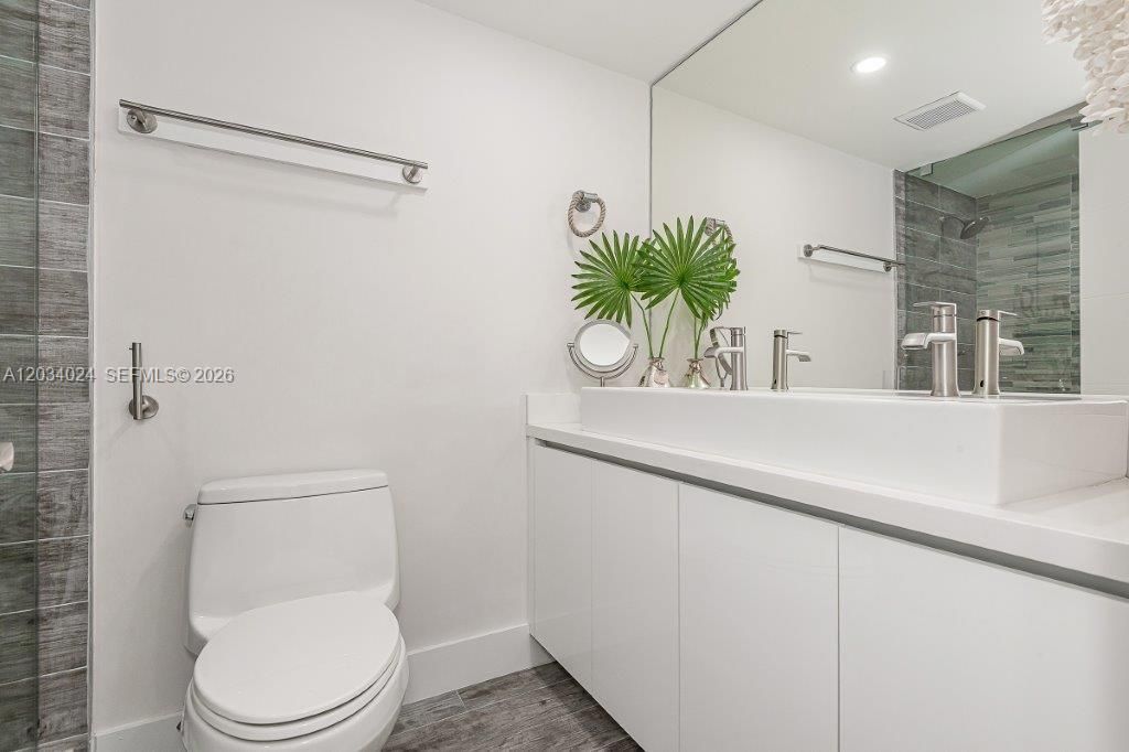 For Rent: $11,900 (2 beds, 2 baths, 1180 Square Feet)