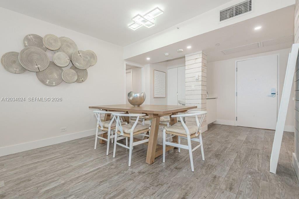 For Rent: $11,900 (2 beds, 2 baths, 1180 Square Feet)