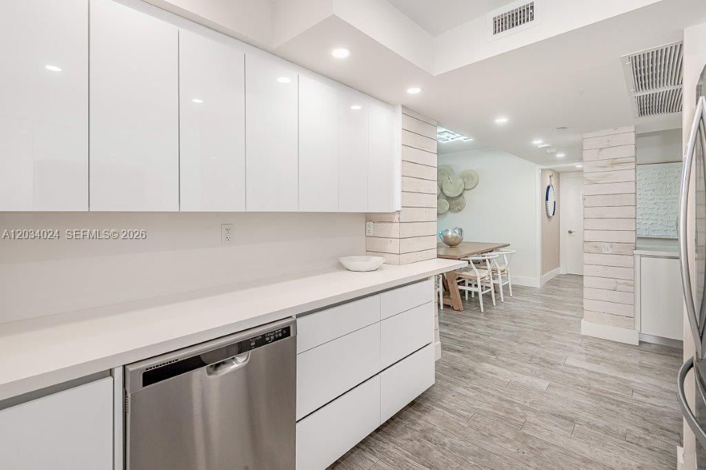 For Rent: $11,900 (2 beds, 2 baths, 1180 Square Feet)