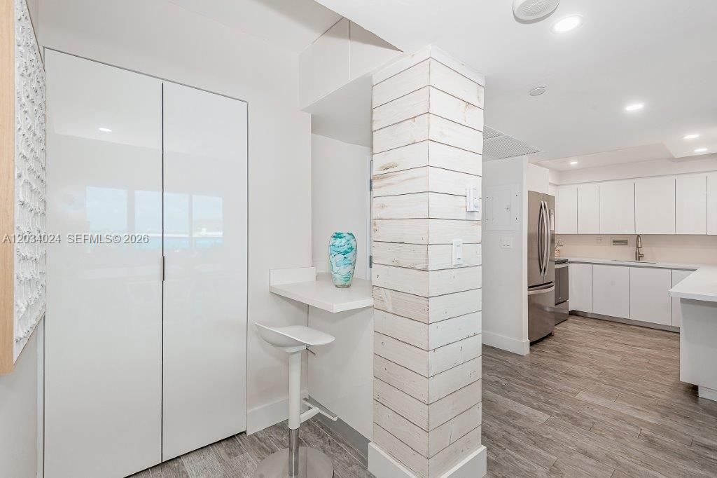 For Rent: $11,900 (2 beds, 2 baths, 1180 Square Feet)