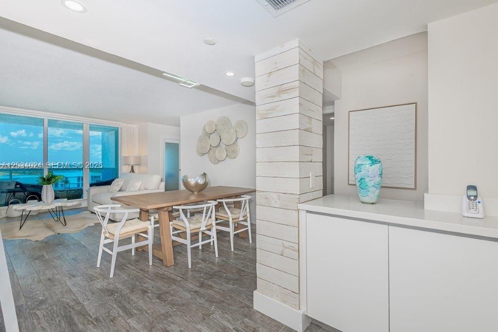 For Rent: $11,900 (2 beds, 2 baths, 1180 Square Feet)