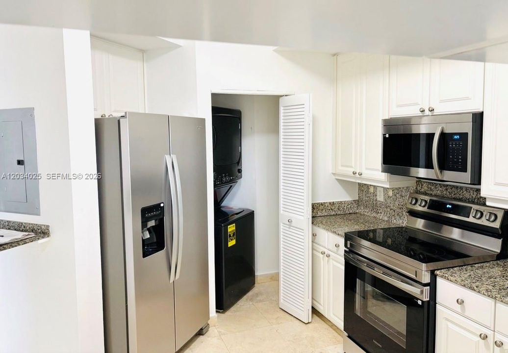 For Rent: $5,000 (2 beds, 2 baths, 1310 Square Feet)