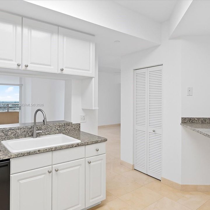 For Rent: $5,000 (2 beds, 2 baths, 1310 Square Feet)