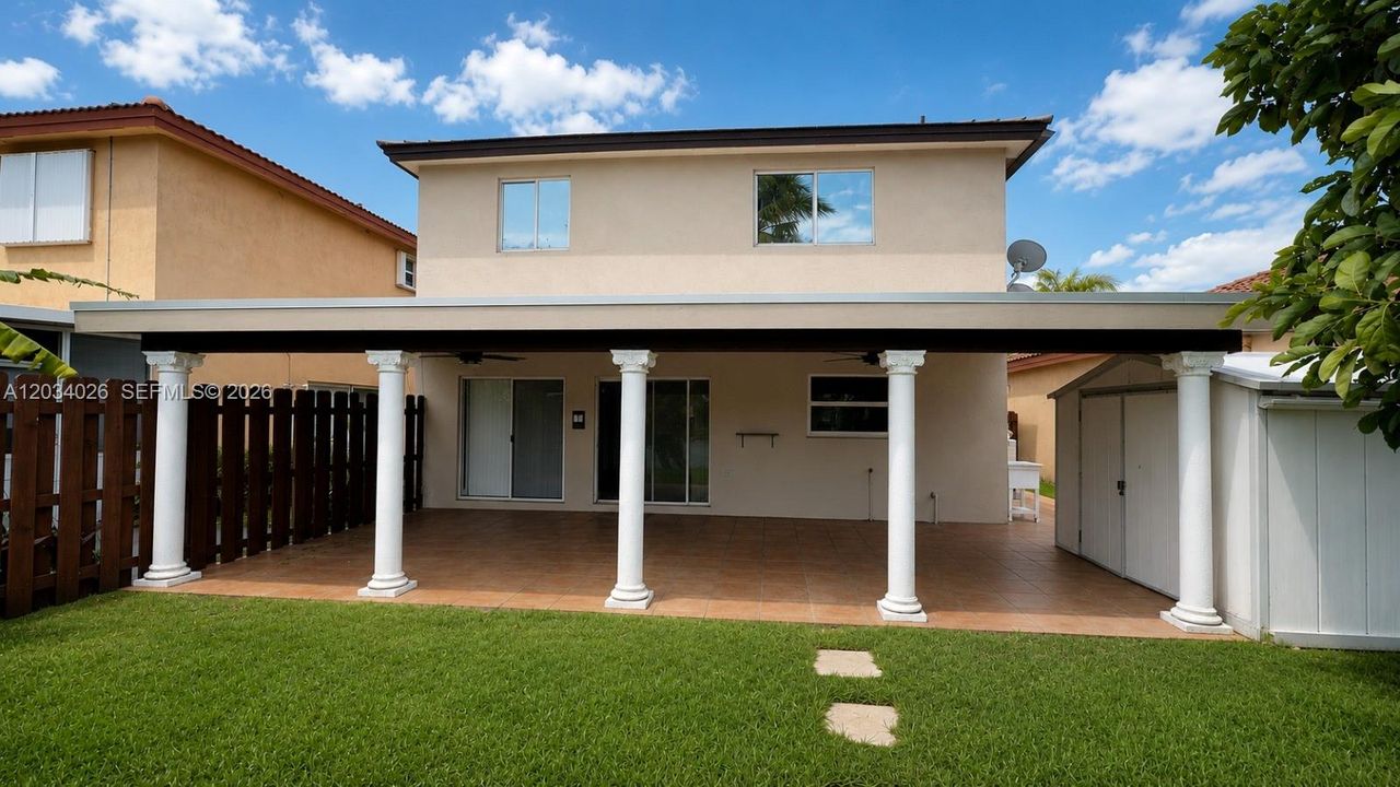 En Venta: $599,000 (4 camas, 2 baños, 1926 Pies cuadrados)