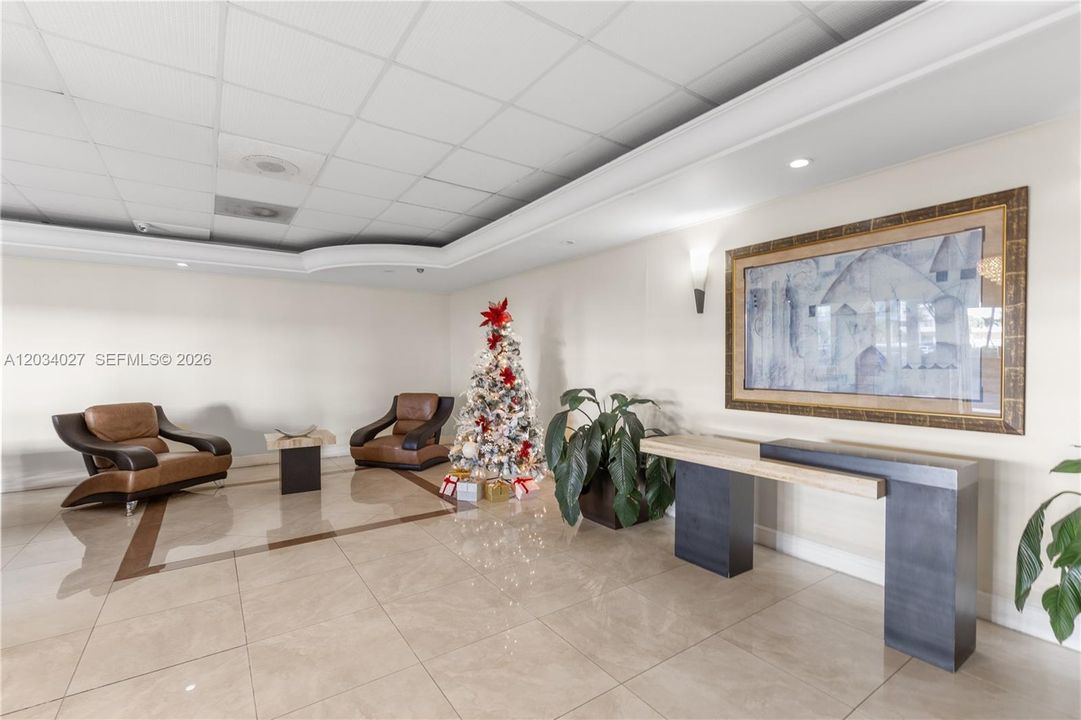 For Sale: $365,000 (2 beds, 2 baths, 1200 Square Feet)