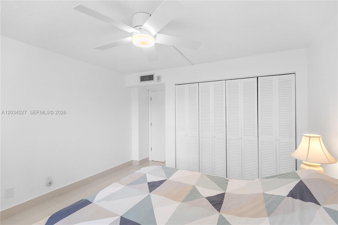 For Sale: $365,000 (2 beds, 2 baths, 1200 Square Feet)