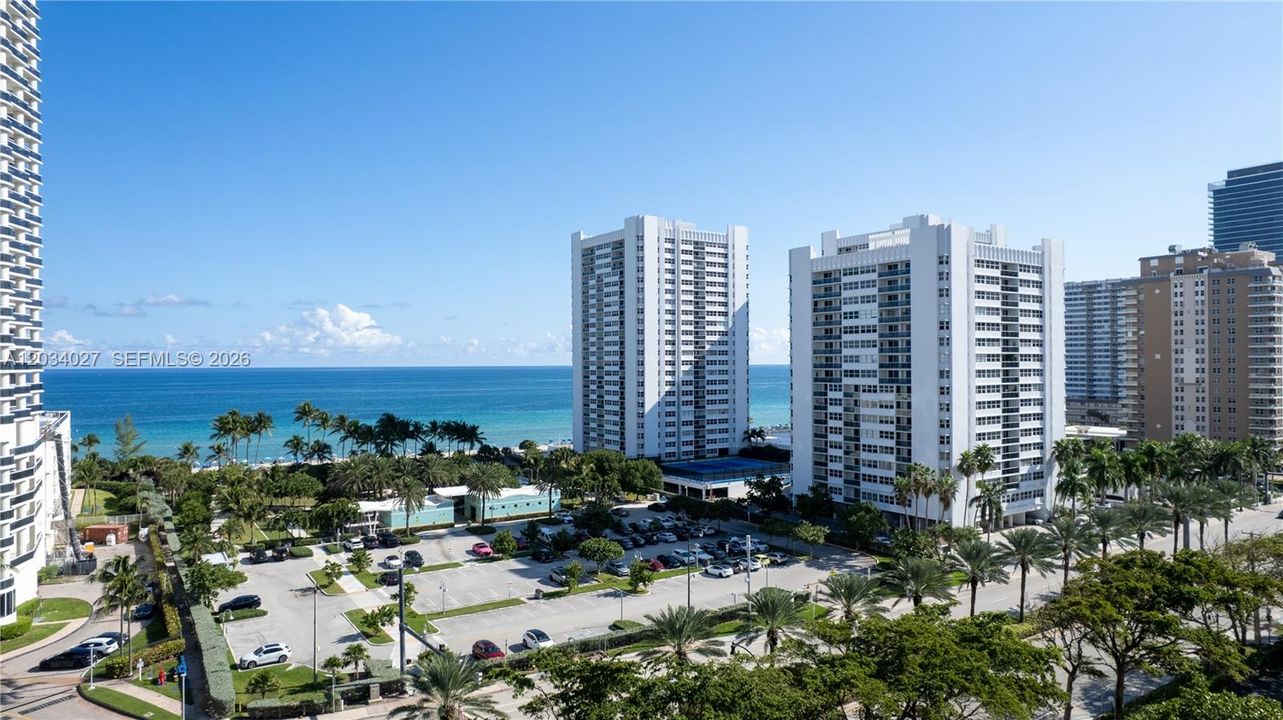 For Sale: $365,000 (2 beds, 2 baths, 1200 Square Feet)