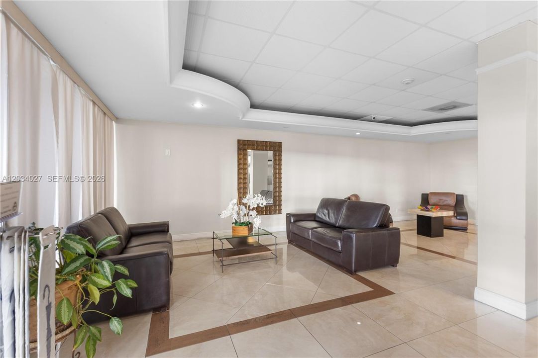 For Sale: $365,000 (2 beds, 2 baths, 1200 Square Feet)