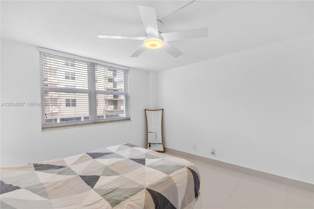 For Sale: $365,000 (2 beds, 2 baths, 1200 Square Feet)