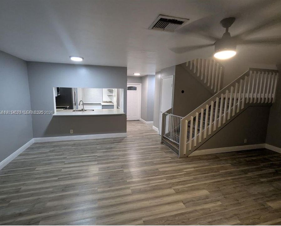 For Sale: $370,000 (3 beds, 2 baths, 1587 Square Feet)