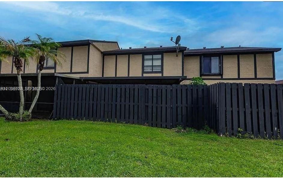 For Sale: $370,000 (3 beds, 2 baths, 1587 Square Feet)