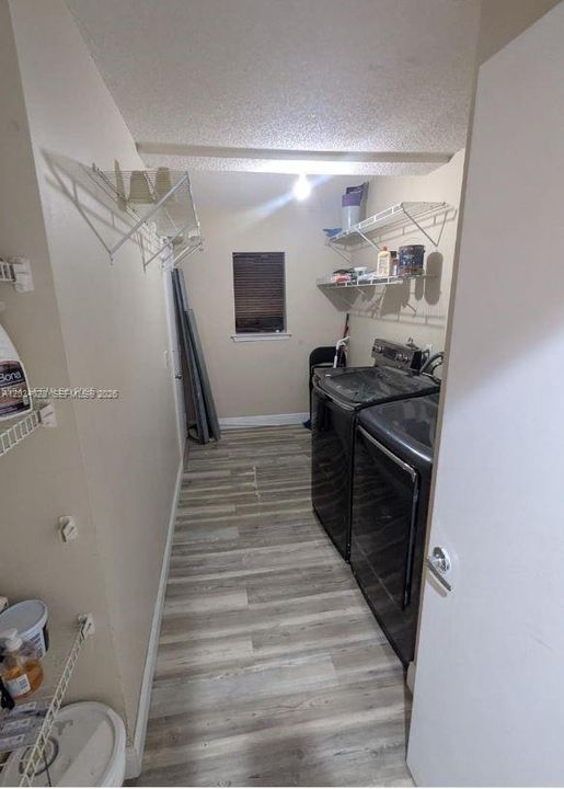 For Sale: $370,000 (3 beds, 2 baths, 1587 Square Feet)
