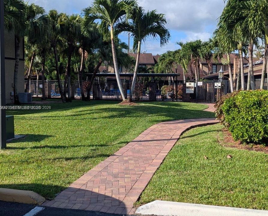 For Sale: $370,000 (3 beds, 2 baths, 1587 Square Feet)