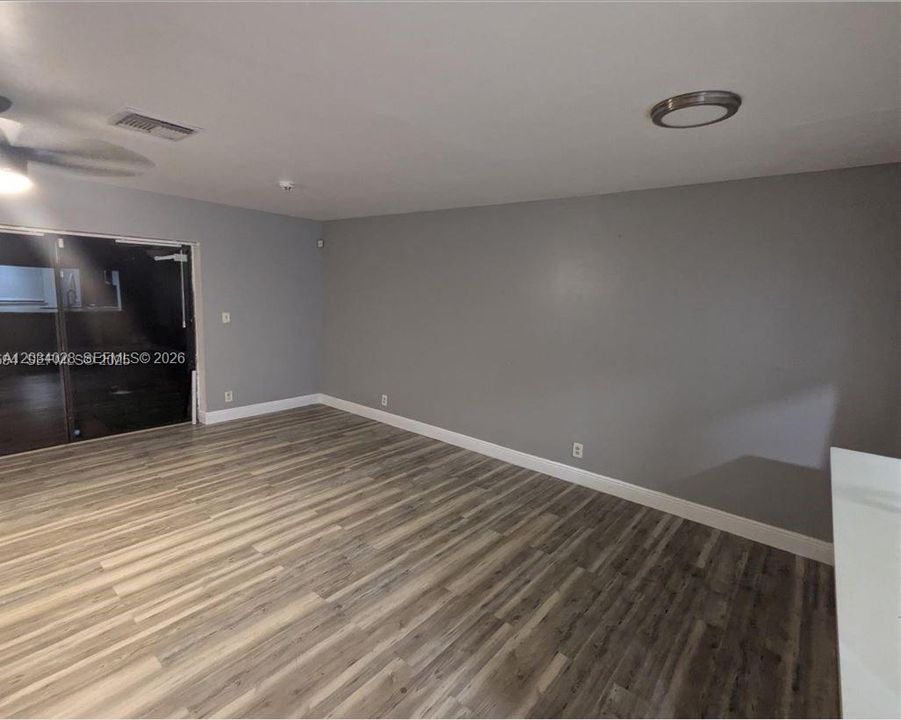For Sale: $370,000 (3 beds, 2 baths, 1587 Square Feet)