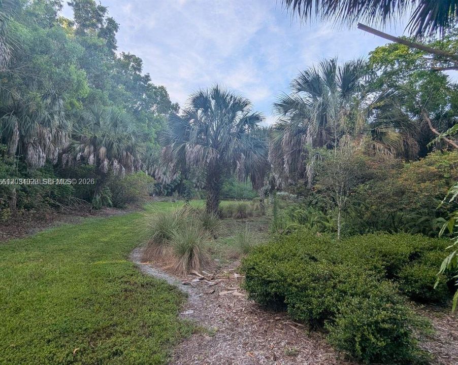 For Sale: $370,000 (3 beds, 2 baths, 1587 Square Feet)