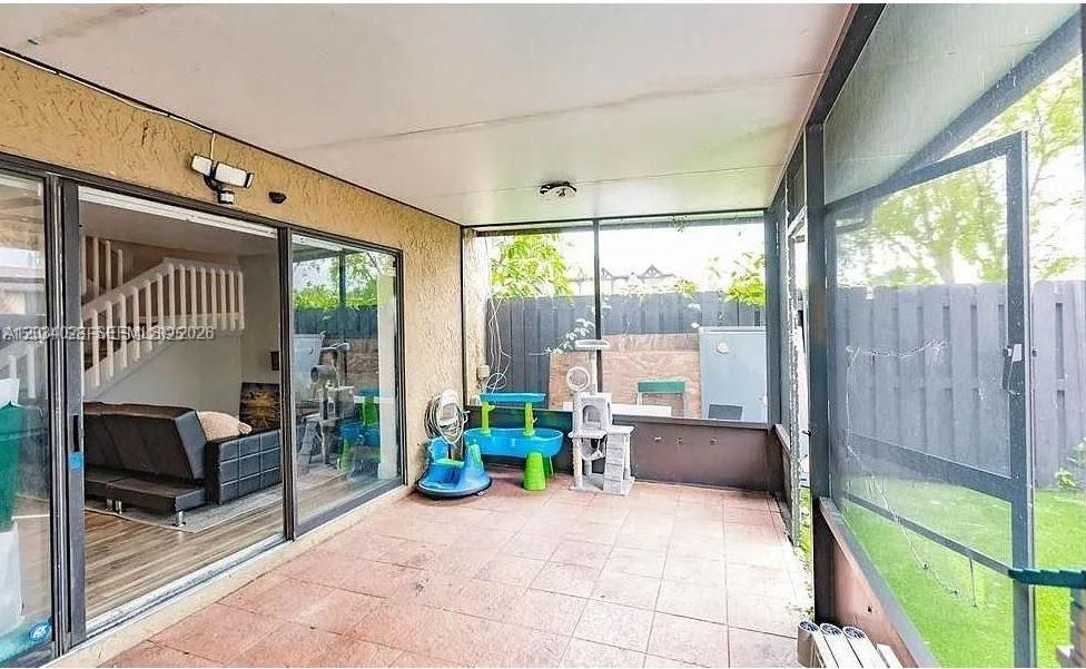 For Sale: $370,000 (3 beds, 2 baths, 1587 Square Feet)