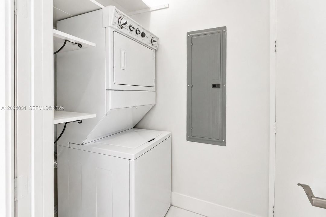 For Sale: $1,365,000 (2 beds, 2 baths, 1847 Square Feet)