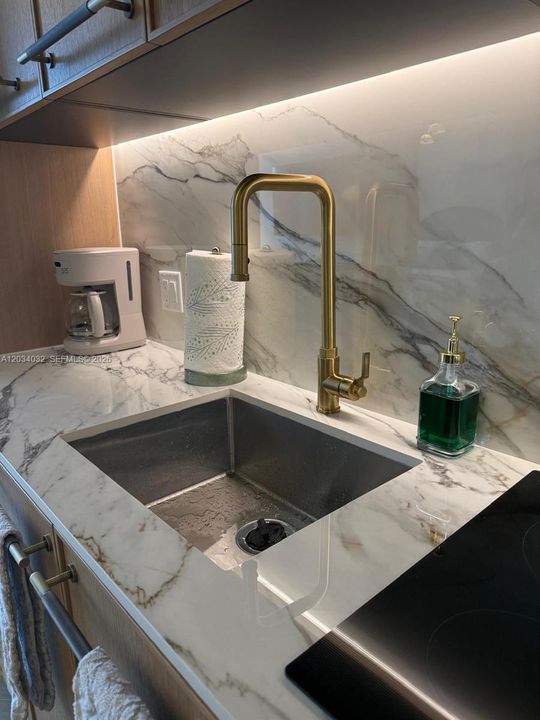В аренду: $4,700 (1 спален, 1 ванн, 638 Квадратных фут)