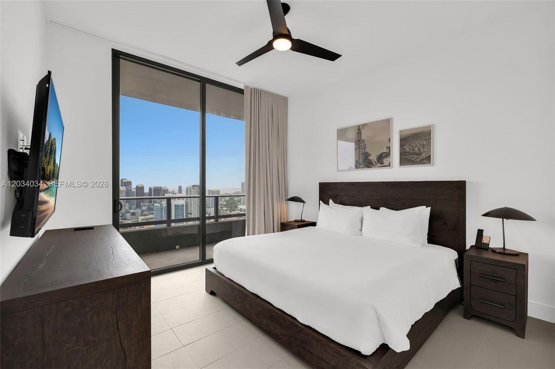 For Rent: $5,500 (1 beds, 1 baths, 679 Square Feet)