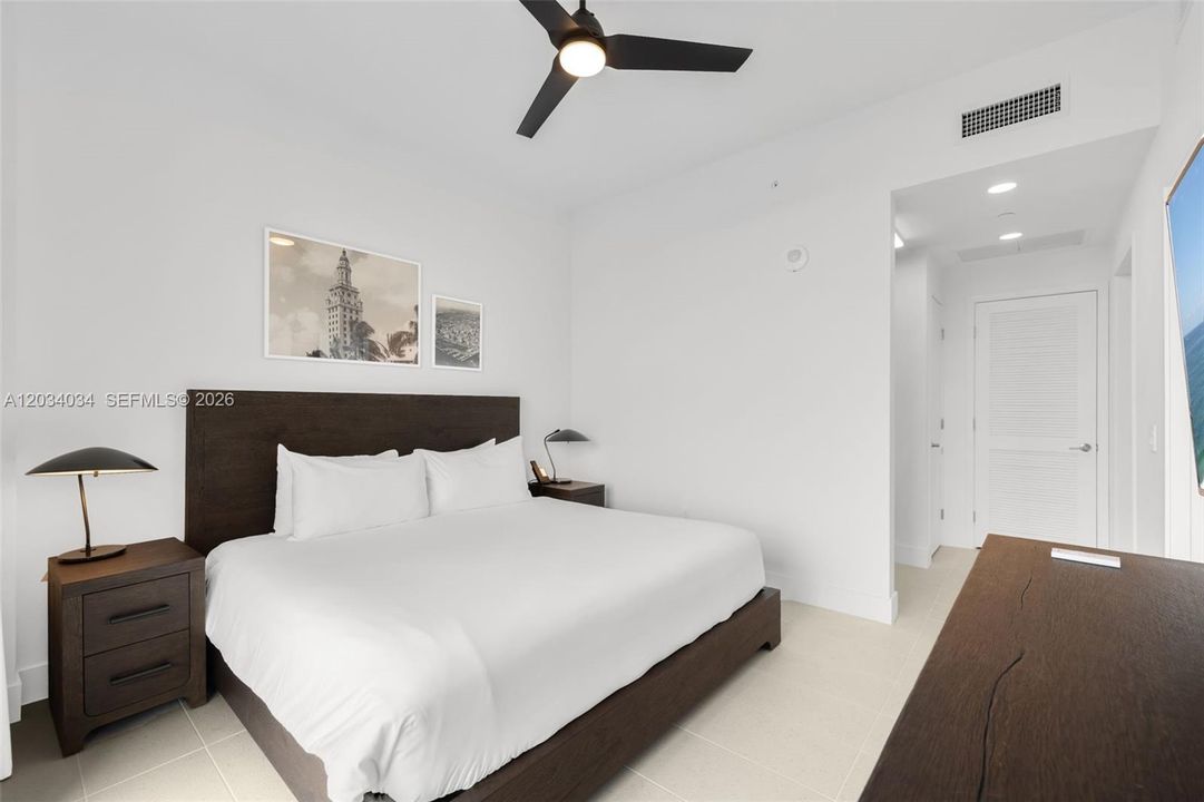 For Rent: $5,500 (1 beds, 1 baths, 679 Square Feet)