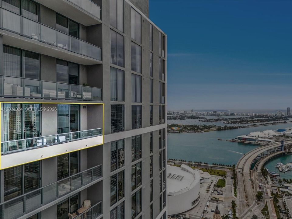 For Rent: $5,500 (1 beds, 1 baths, 679 Square Feet)