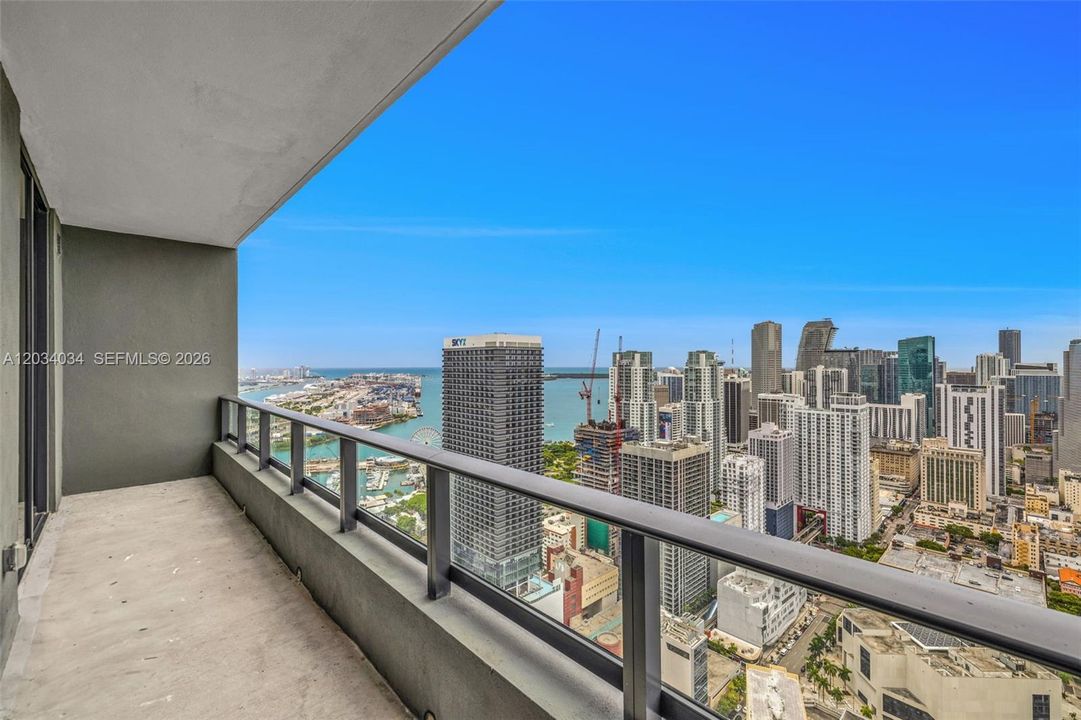 For Rent: $5,500 (1 beds, 1 baths, 679 Square Feet)