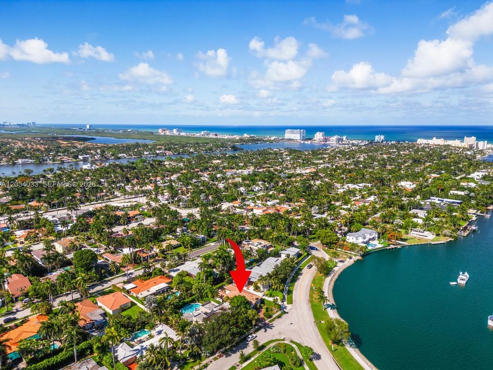 В аренду: $12,000 (5 спален, 3 ванн, 2020 Квадратных фут)