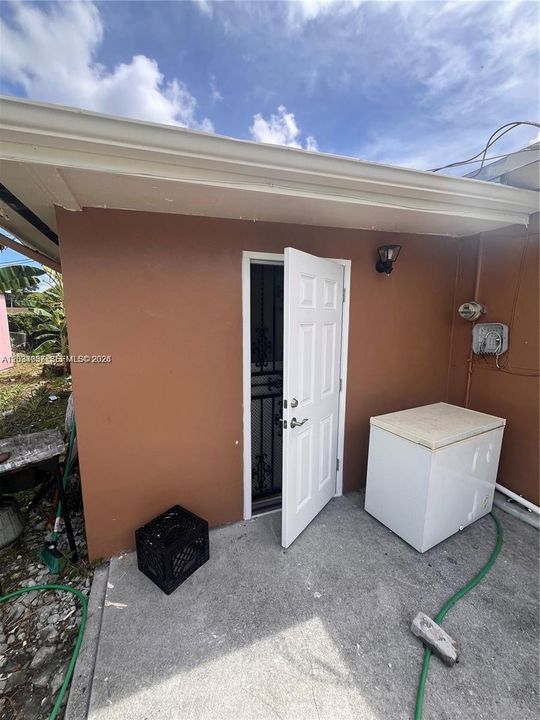 For Rent: $1,100 (1 beds, 1 baths, 1209 Square Feet)