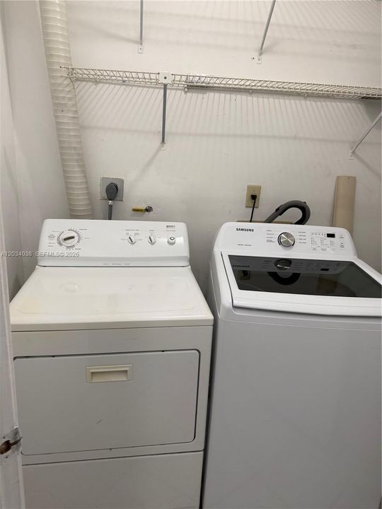 В аренду: $2,450 (2 спален, 2 ванн, 1000 Квадратных фут)