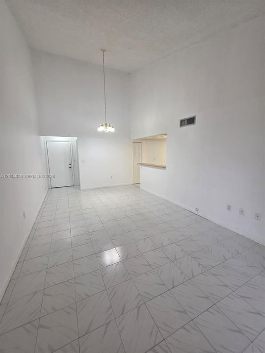 В аренду: $2,450 (2 спален, 2 ванн, 1000 Квадратных фут)
