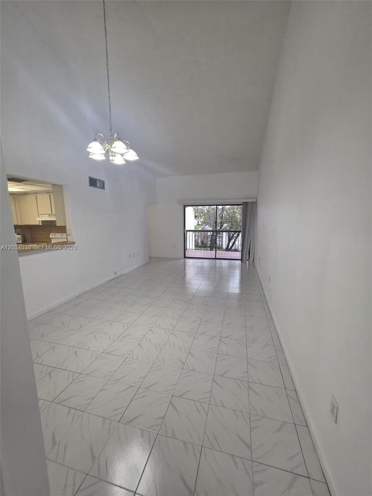 В аренду: $2,450 (2 спален, 2 ванн, 1000 Квадратных фут)