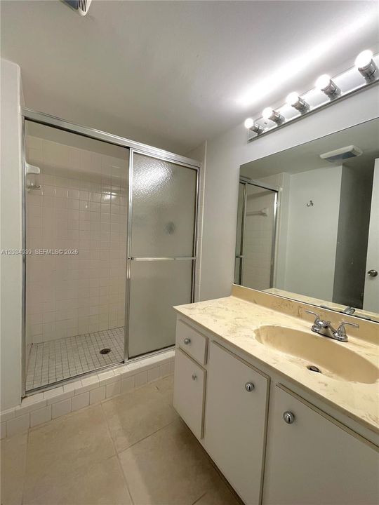 For Sale: $305,000 (2 beds, 2 baths, 1292 Square Feet)