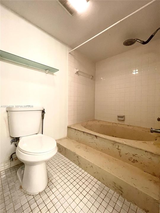 For Sale: $305,000 (2 beds, 2 baths, 1292 Square Feet)
