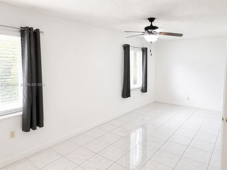 В аренду: $2,950 (3 спален, 2 ванн, 1378 Квадратных фут)