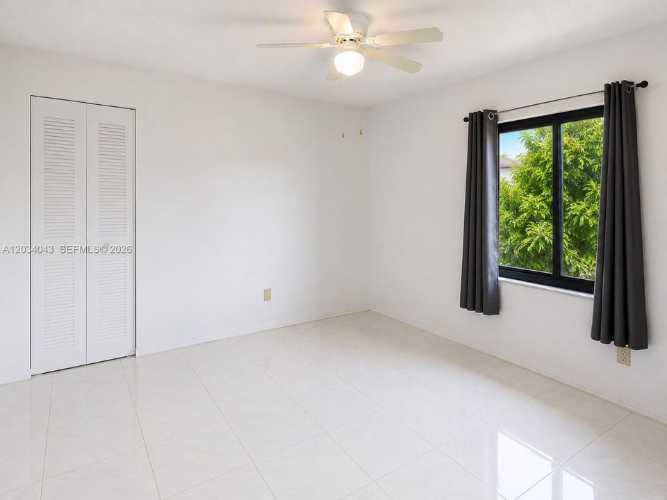 В аренду: $2,950 (3 спален, 2 ванн, 1378 Квадратных фут)