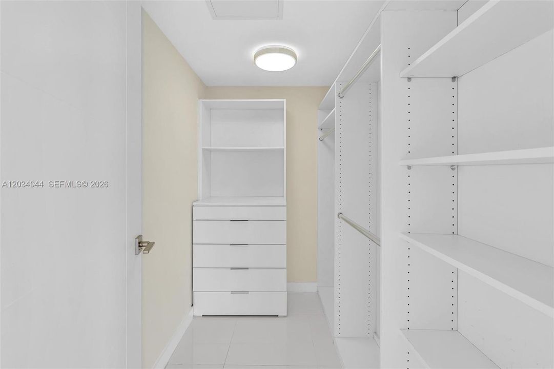 For Rent: $7,000 (2 beds, 2 baths, 1150 Square Feet)