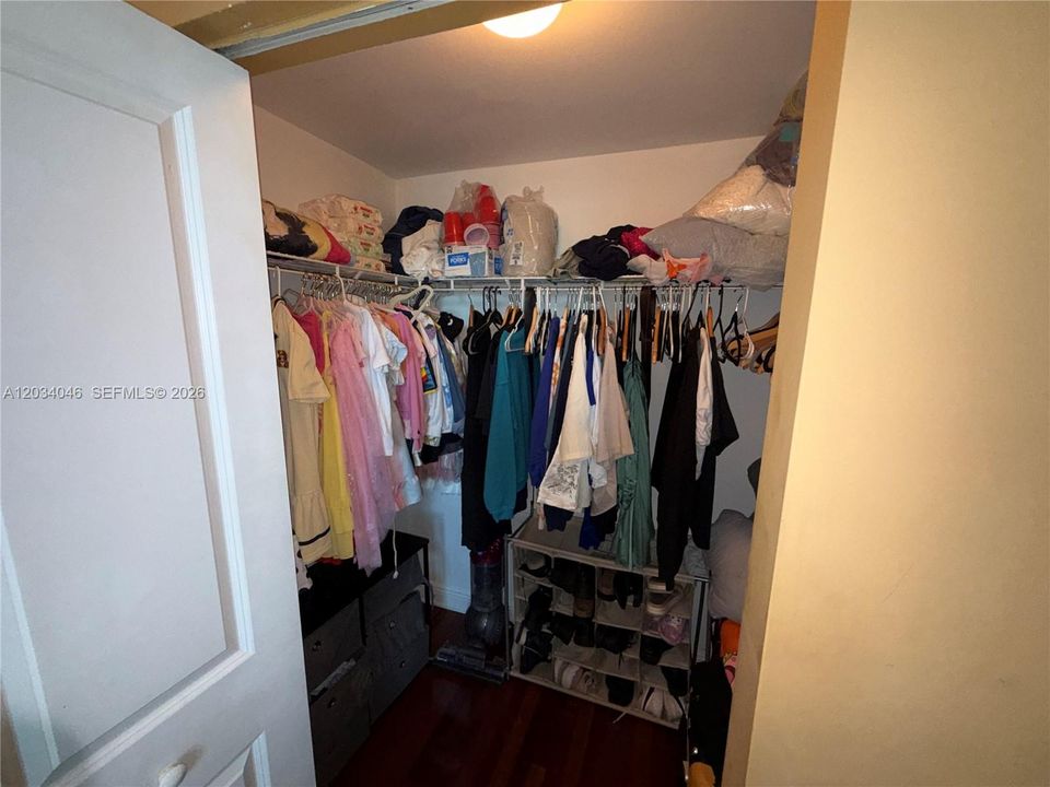 В аренду: $4,250 (2 спален, 2 ванн, 1322 Квадратных фут)