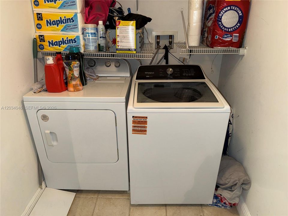 В аренду: $4,250 (2 спален, 2 ванн, 1322 Квадратных фут)