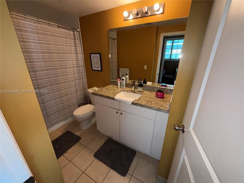 В аренду: $4,250 (2 спален, 2 ванн, 1322 Квадратных фут)